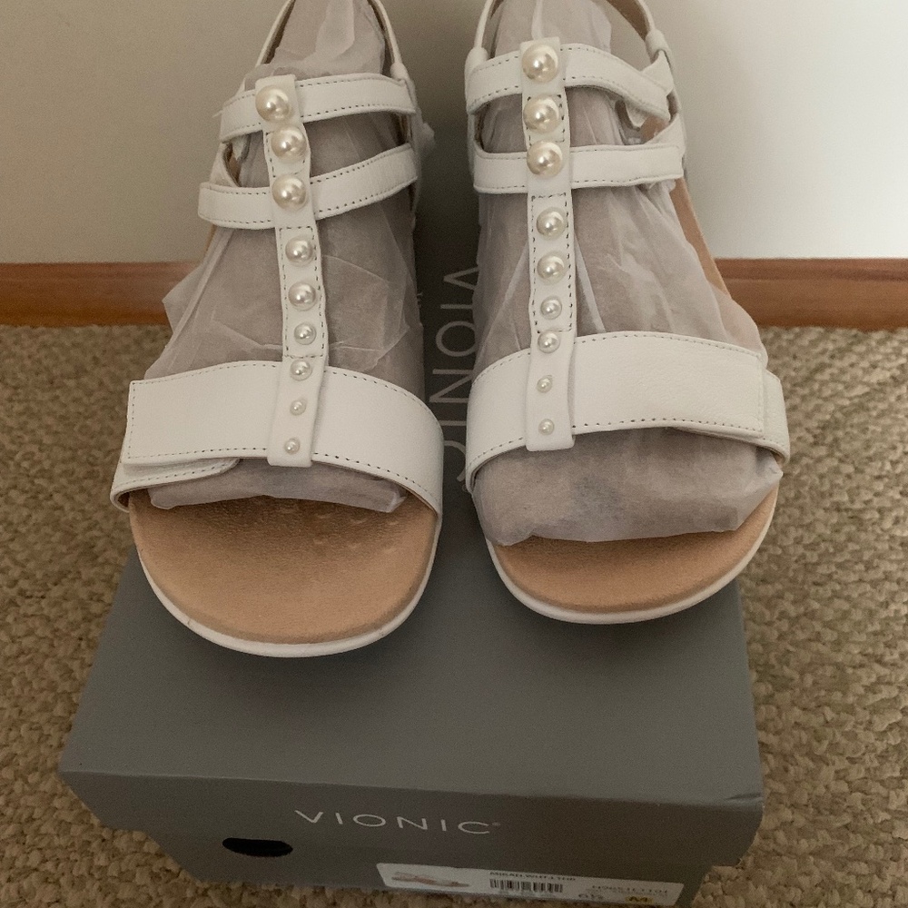 Vionic Mikah White Leather Pearl Accent Sandals sz 6.5